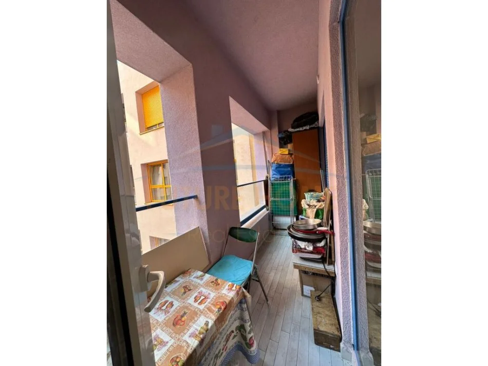 Tirane, shitet apartament 2+1+Ballkon Kati 2, 83 m² 121.075 € (Ali Demi)