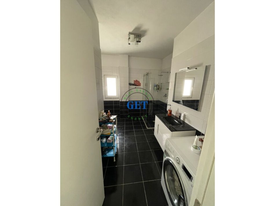 Durres, shitet apartament 3+1 Kati 5, 150 m² 170.000 € (Shkembi i Kavajes)