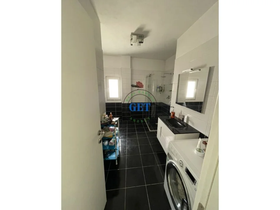 Durres, shitet apartament 3+1+Ballkon Kati 5, 150 m² 170.000 € (Shkembi Kavajes , Durres)