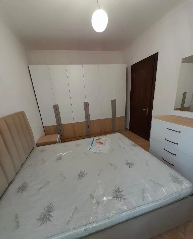 Tirane, jepet me qera apartament 2+1+Ballkon Kati 2, 70 m² 550 € (Don Bosko)