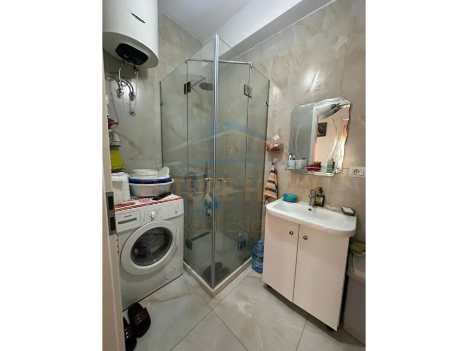 Tirane, shitet apartament 2+1+Ballkon Kati 2, 83 m² 121.075 € (Ali Demi)
