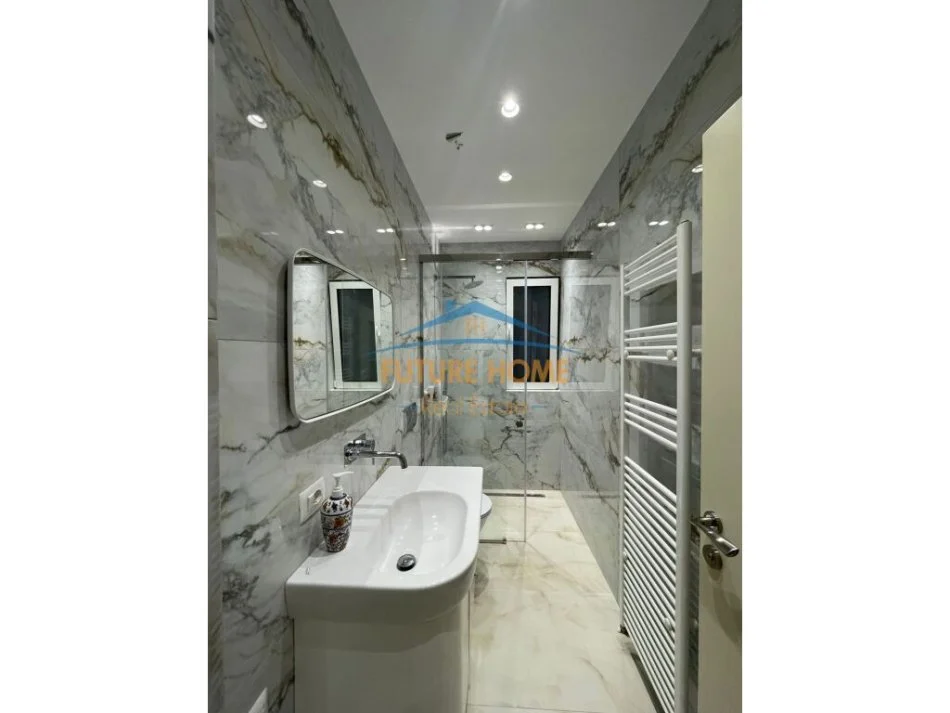 Tirane, shitet apartament 2+1+Aneks+Ballkon Kati 7, 97 m² 160.000 € (Ali Demi)
