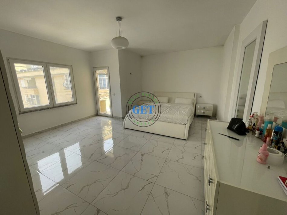 Durres, shitet apartament 3+1 Kati 5, 150 m² 170.000 € (Shkembi i Kavajes)