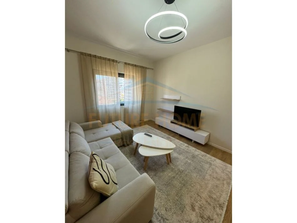 Tirane, jepet me qera apartament 1+1 Kati 4, 70 m² 450 € (Unaza e Re)