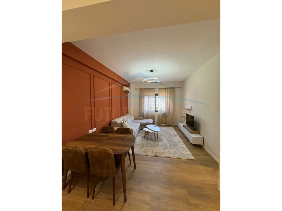 Tirane, jepet me qera apartament 1+1 Kati 4, 70 m² 450 € (Unaza e Re)