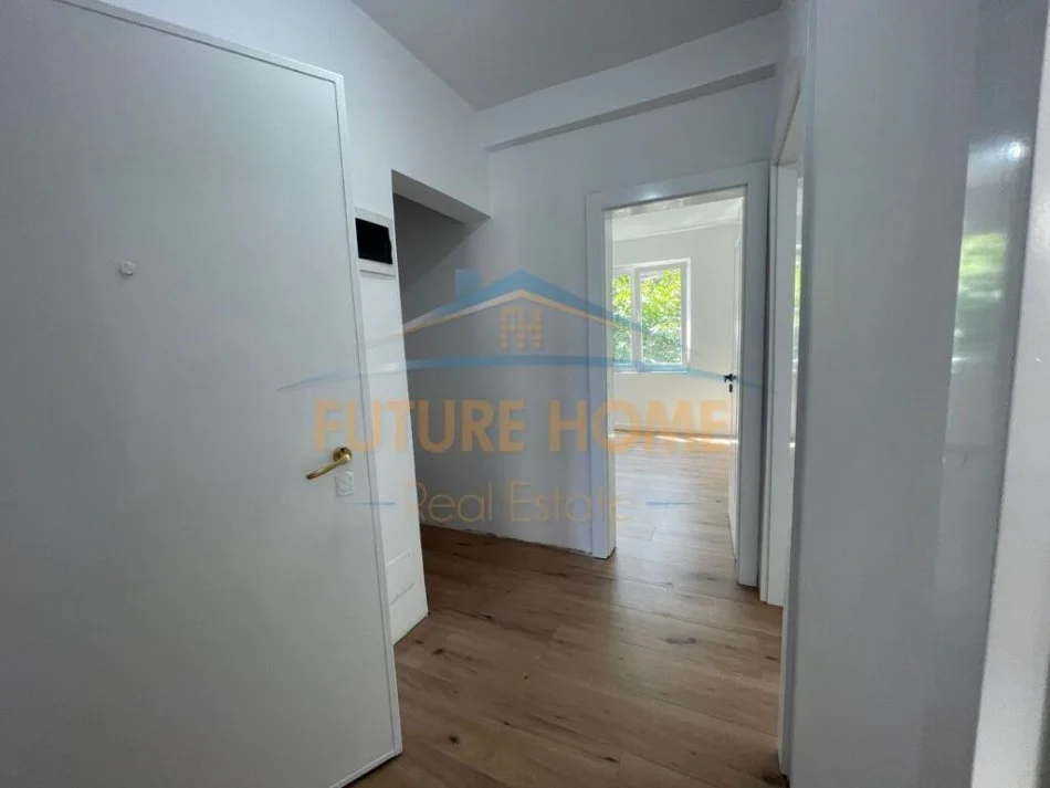 Tirane, jepet me qera apartament 2+1+Ballkon Kati 3, 61 m² 600 € (Mine Peza)
