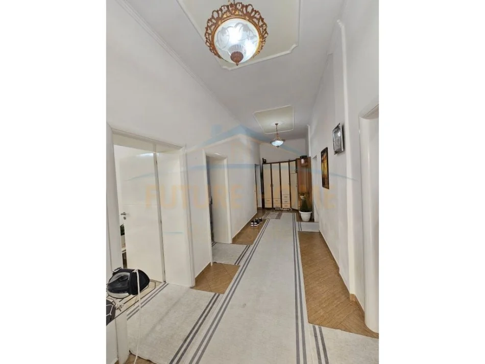 Durres, shitet apartament 3+1 Kati 0, 281 m² 150.000 € (Shkozet , Durres)