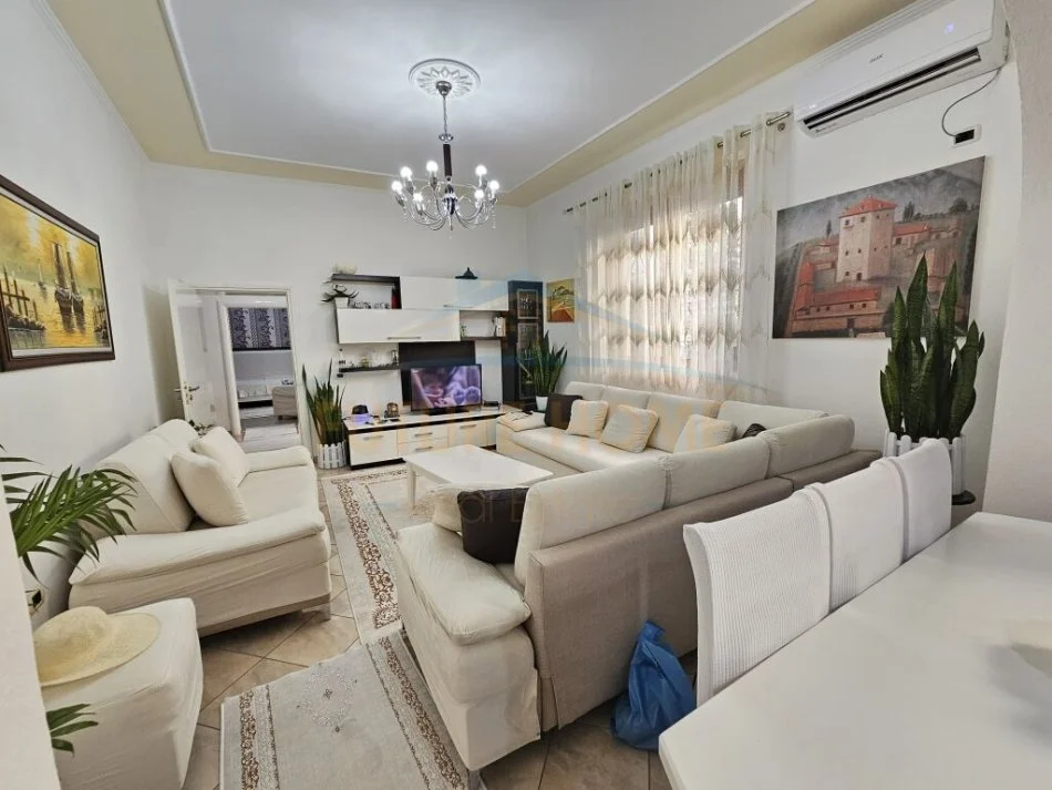 Durres, shitet apartament 3+1 Kati 0, 281 m² 150.000 € (Shkozet , Durres)