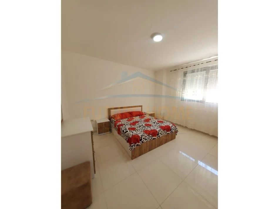 Tirane, jepet me qera apartament 2+1 Kati 1, 92 m² 350 € (Fresk)