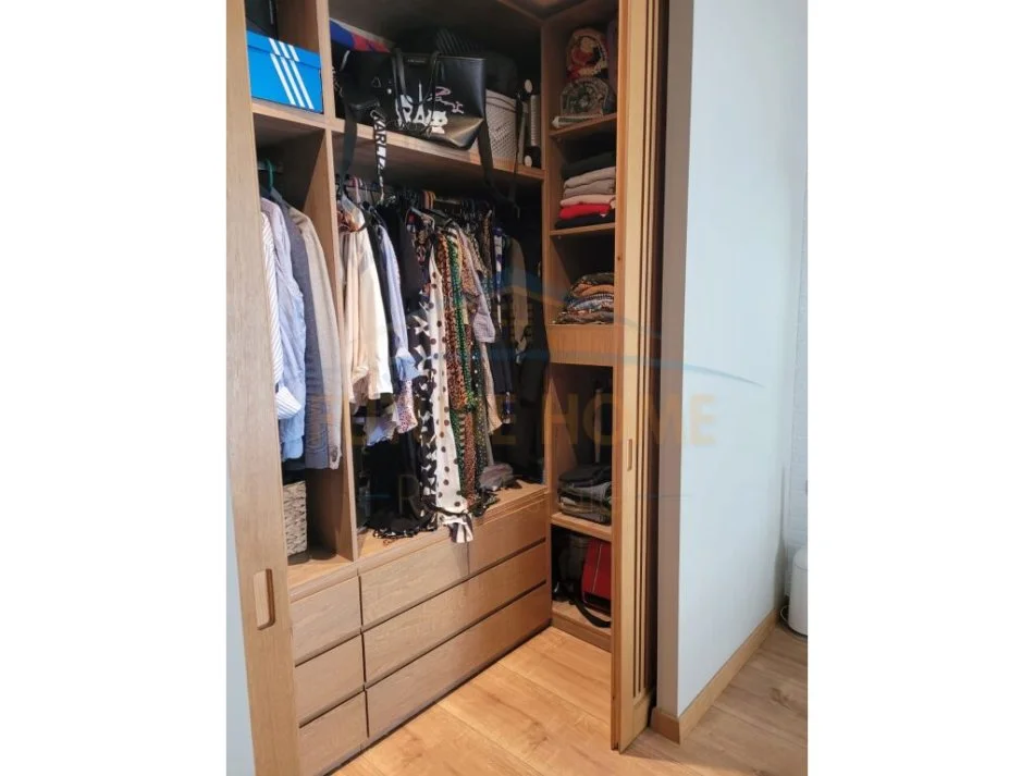 Tirane, jepet me qera apartament 2+1+Ballkon Kati 5, 93 m² 750 € (Ish Parku)