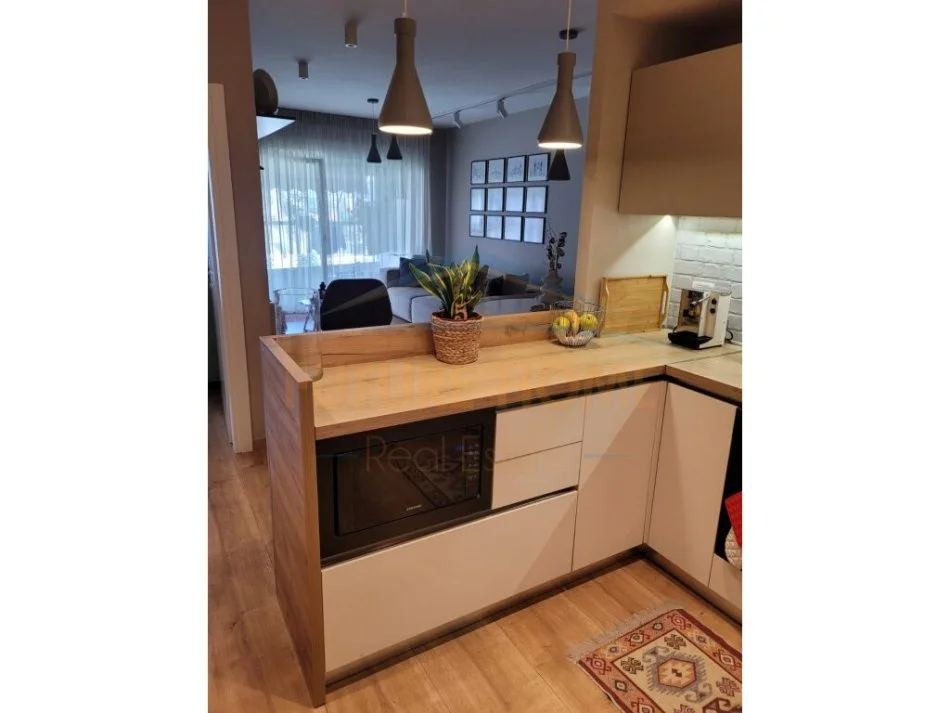 Tirane, jepet me qera apartament 2+1 Kati 5, 82 m² 750 € (Ish Parku I Autobusave)