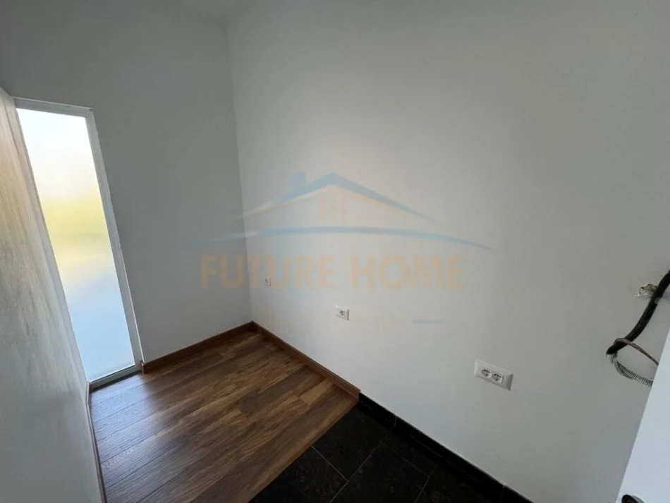 Korce, shitet apartament 2+1+Ballkon Kati 1, 109 m² 78.000 € (Lagjia e re.)