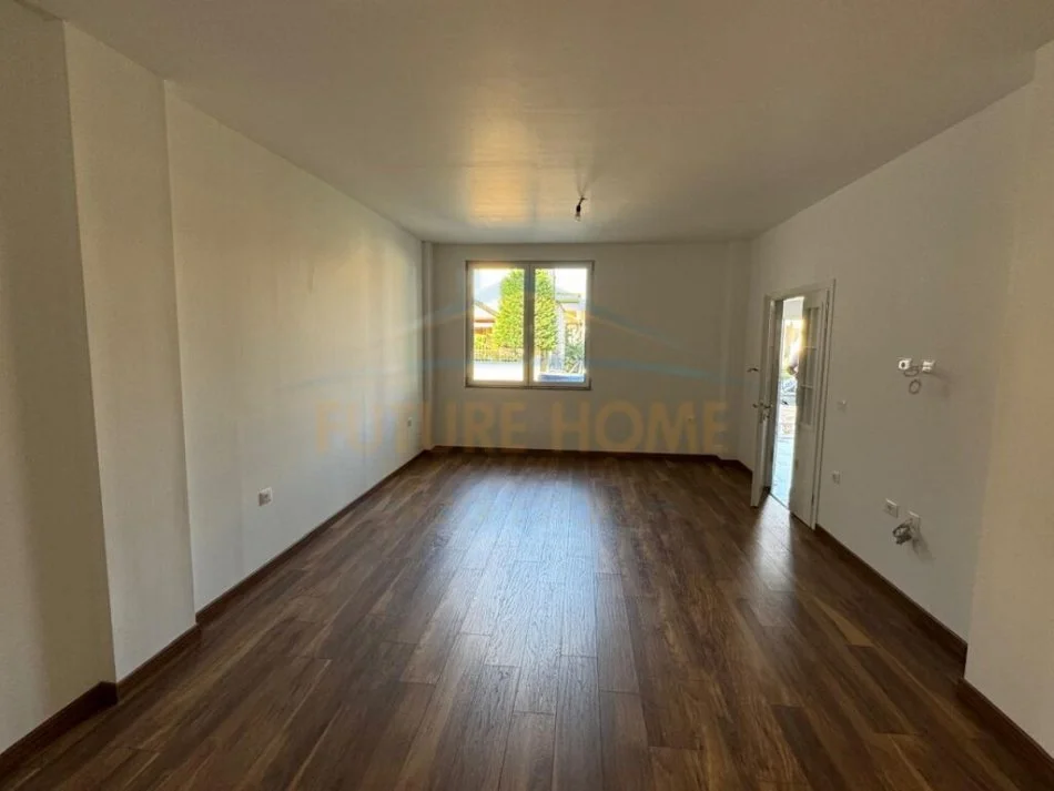 Korce, shitet apartament 2+1+Ballkon Kati 1, 109 m² 78.000 € (Lagjia e re.)