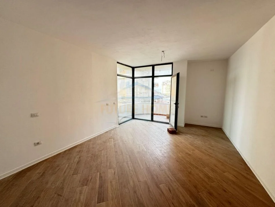 Durres, shes apartament 2+1+Ballkon Kati 7, 112 m² 300.000 € (Vollga)