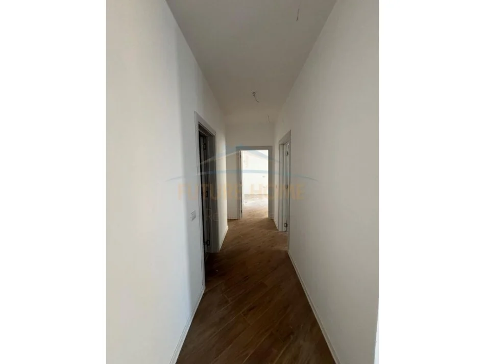 Durres, shes apartament 2+1+Ballkon Kati 7, 112 m² 300.000 € (Vollga)