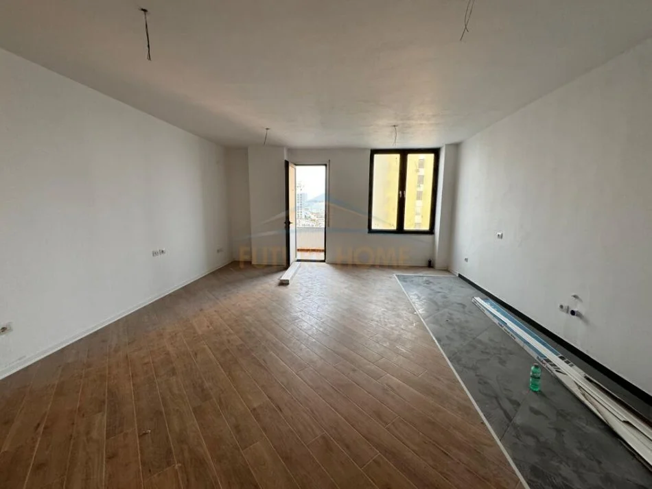 Durres, shes apartament 2+1+Ballkon Kati 7, 112 m² 300.000 € (Vollga)