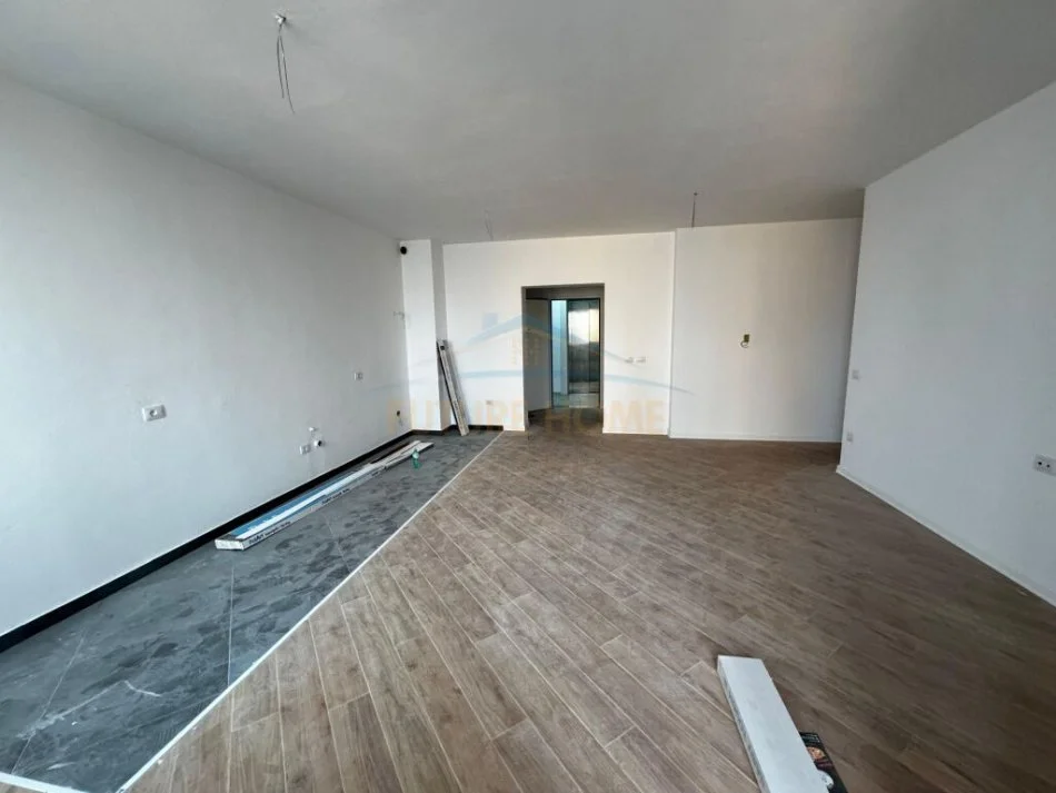 Durres, shes apartament 2+1+Ballkon Kati 7, 112 m² 300.000 € (Vollga)