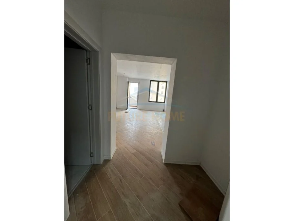 Durres, shes apartament 2+1+Ballkon Kati 7, 112 m² 300.000 € (Vollga)