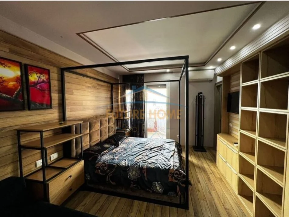 Tirane, jepet me qera apartament 1+1+Aneks+Ballkon Kati 8, 95 m² 1.200 € (MYSLYM SHYRI)