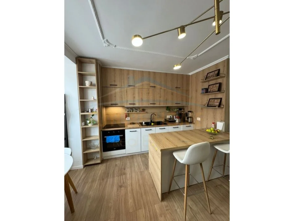 Tirane, shitet apartament 2+1 Kati 7, 76 m² 135.000 € (Ish Fusha Aviacionit)