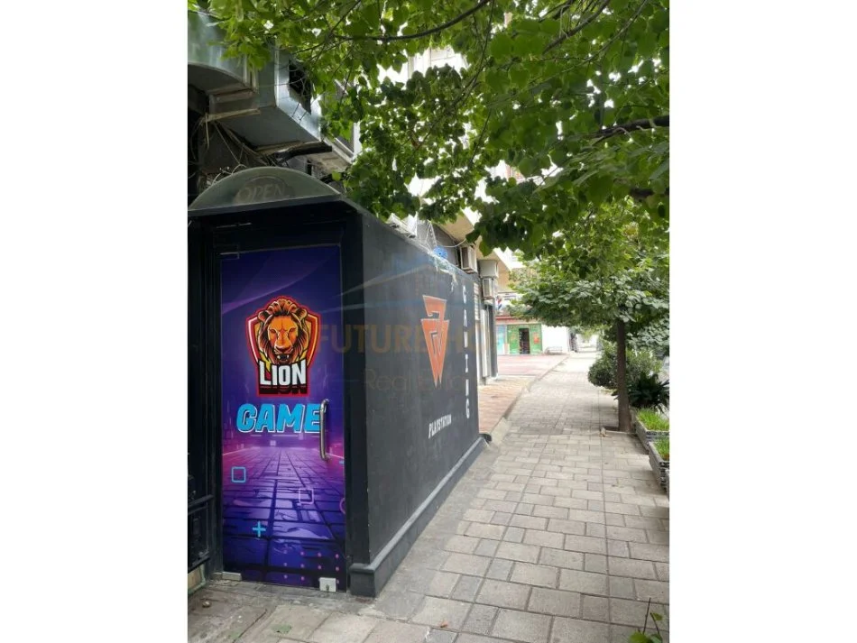 Tirane, jepet me qera ambjent biznesi Kati -1, 150 m² 800 € (Rruga 5-Maj)