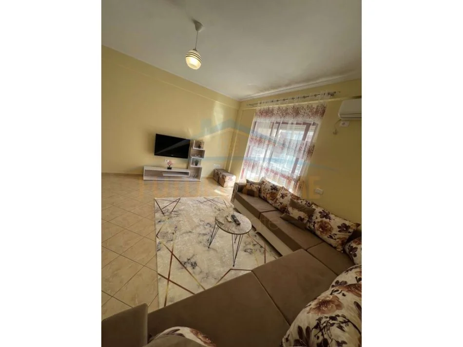 Tirane, shitet apartament 1+1+Ballkon Kati 3, 59 m² 75.000 € (Kthesa e Kamzes)