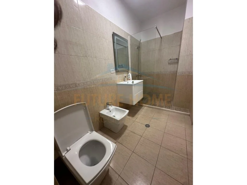 Tirane, jepet me qera apartament 2+1 Kati 2, 117 m² 450 € (Don Bosko)