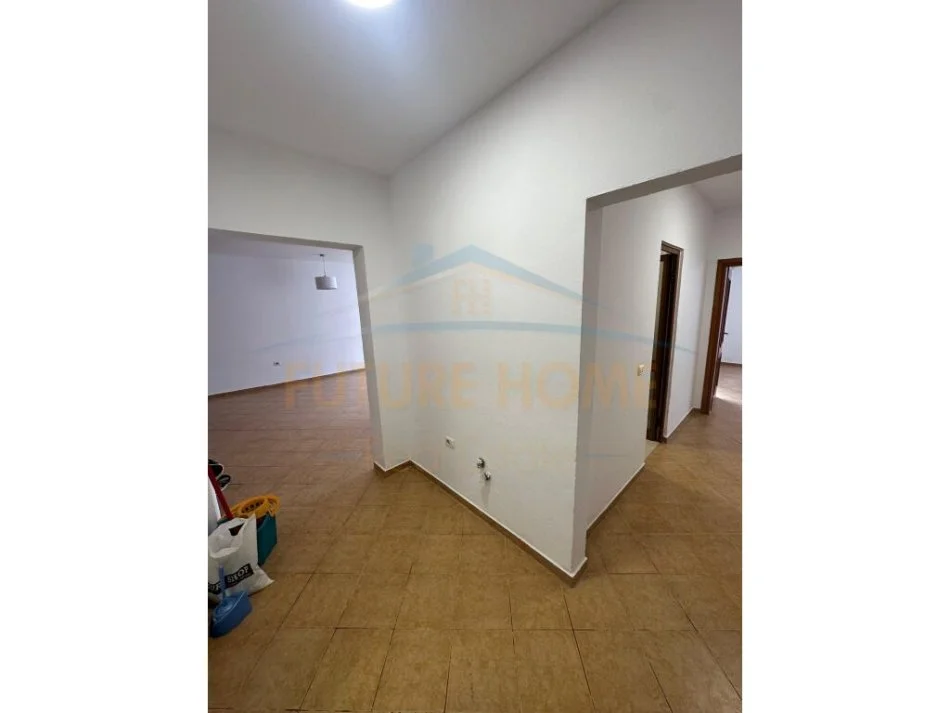 Tirane, jepet me qera apartament 2+1 Kati 2, 117 m² 450 € (Don Bosko)