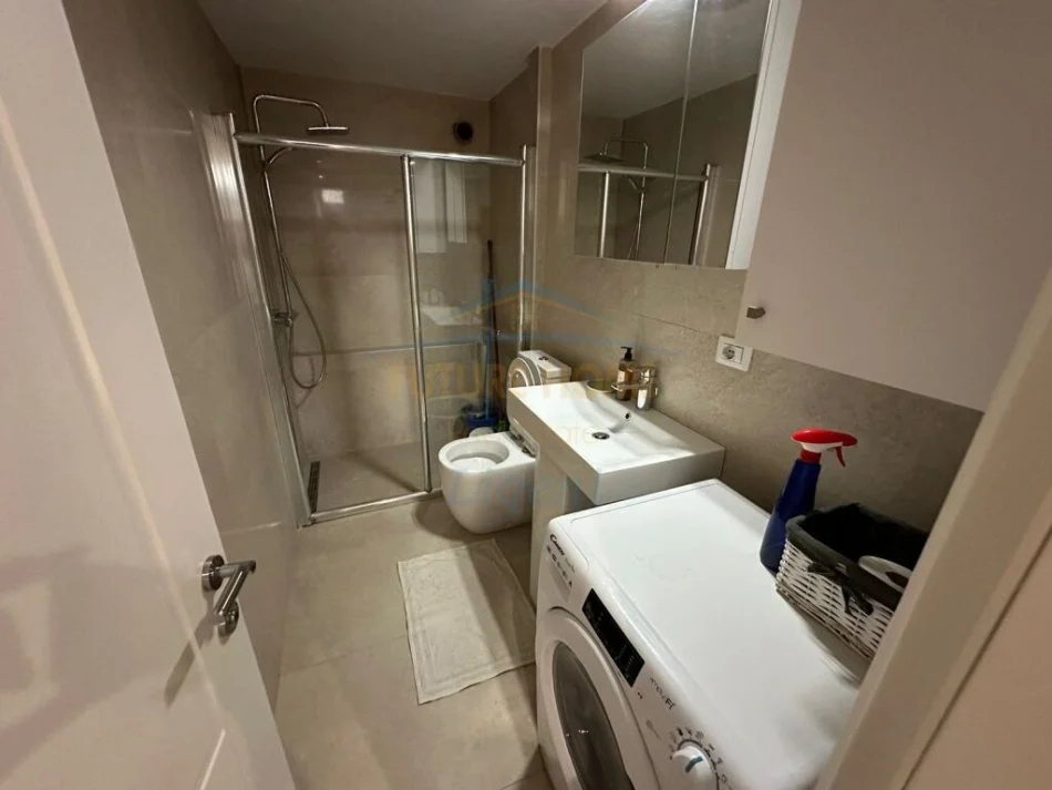 Tirane, jepet me qera apartament 1+1 Kati 2, 65 m² 670 € (Stadiumi Dinamo)