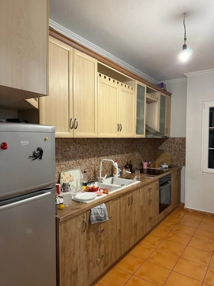 Tirane, shitet apartament 3+1+Aneks+Ballkon Kati 4, 192.000 € (Rruga e dibres)