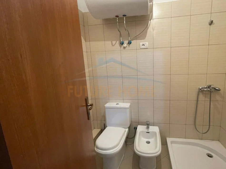 Tirane, jepet me qera apartament 2+1 Kati 5, 118 m² 450 € (FRESK)