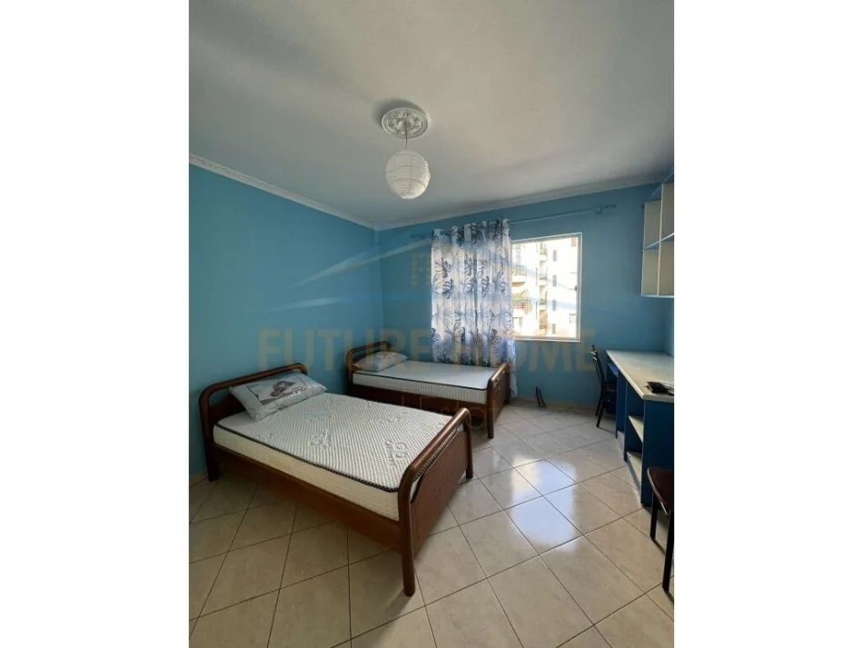 Tirane, jepet me qera apartament 2+1 Kati 4, 97 m² 450 € (yzberisht)