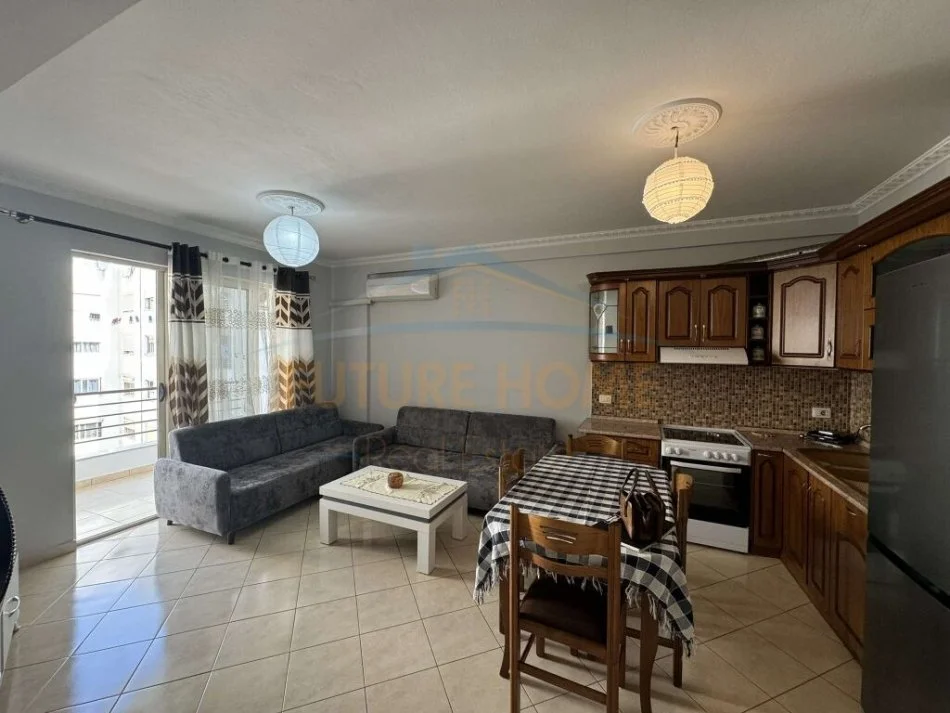 Tirane, jepet me qera apartament 2+1+Aneks+Ballkon Kati 4, 97 m² 450 € (Yzberisht)