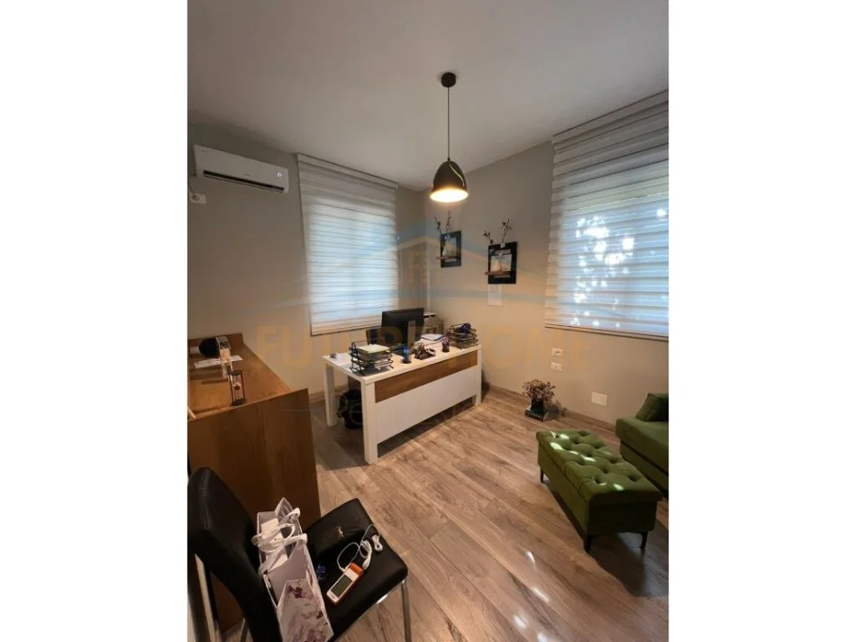 Tirane, jepet me qera ambjent biznesi Kati 2, 75 m² 800 € (Stadiumi Dinamo)