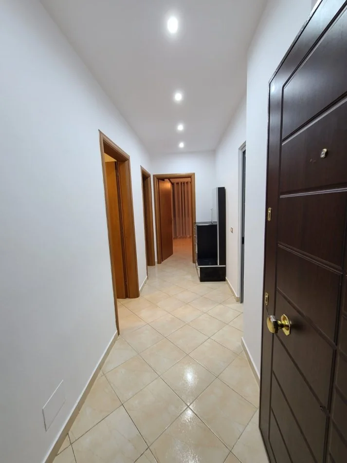 Tirane, shitet apartament 2+1 Kati 3, 105 m² 131.250 € (SHITET APARTAMENT 2+1+2 NE ASTIR!)