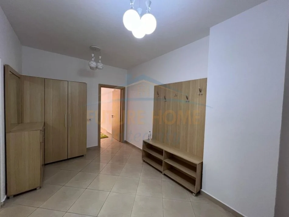Tirane, jepet me qera apartament 2+1 Kati 1, 110 m² 400 € (FRESK RRUGA SHEFQET KUKA)