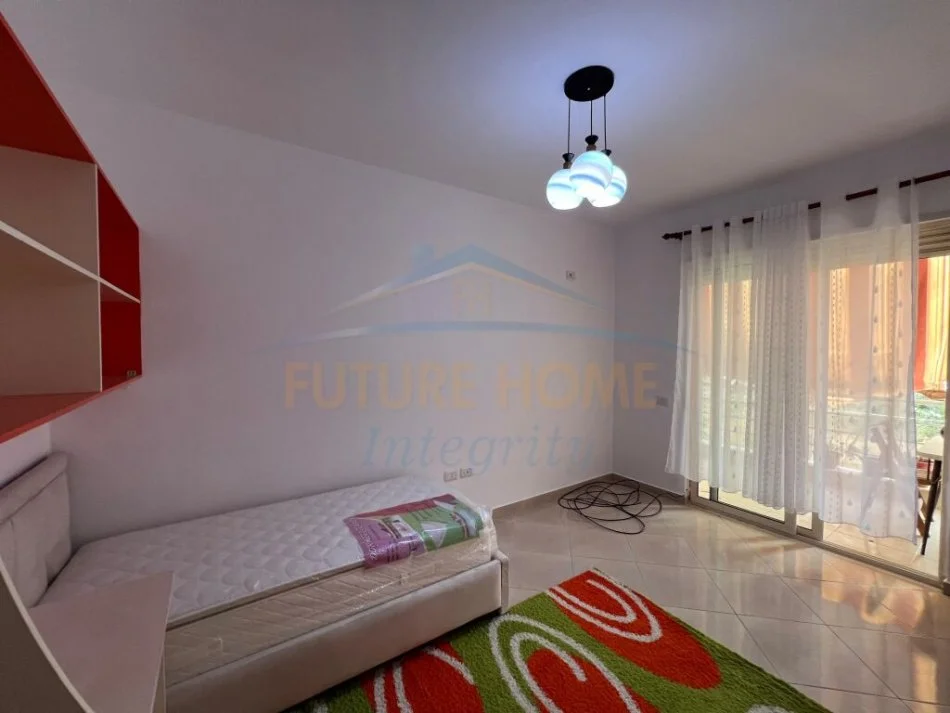 Tirane, jepet me qera apartament 2+1 Kati 1, 110 m² 400 € (FRESK RRUGA SHEFQET KUKA)