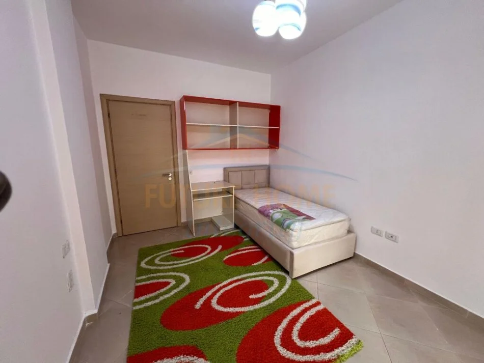 Tirane, jepet me qera apartament 2+1 Kati 1, 110 m² 400 € (FRESK RRUGA SHEFQET KUKA)