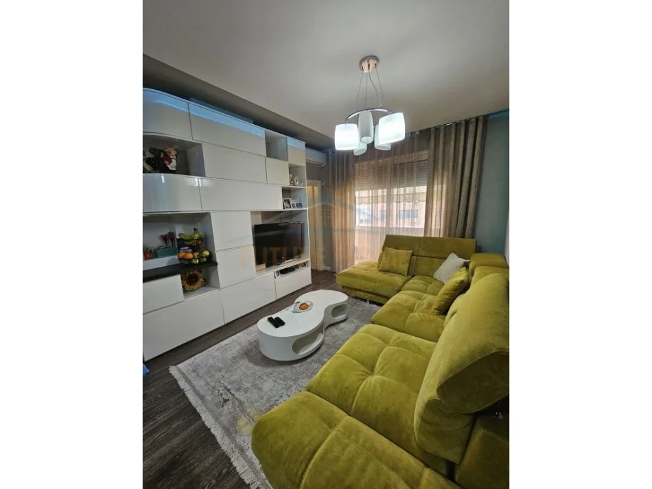 Tirane, shes apartament duplex Dublex Kati 4, 122 m² 200.000 € (Unaza e Re)
