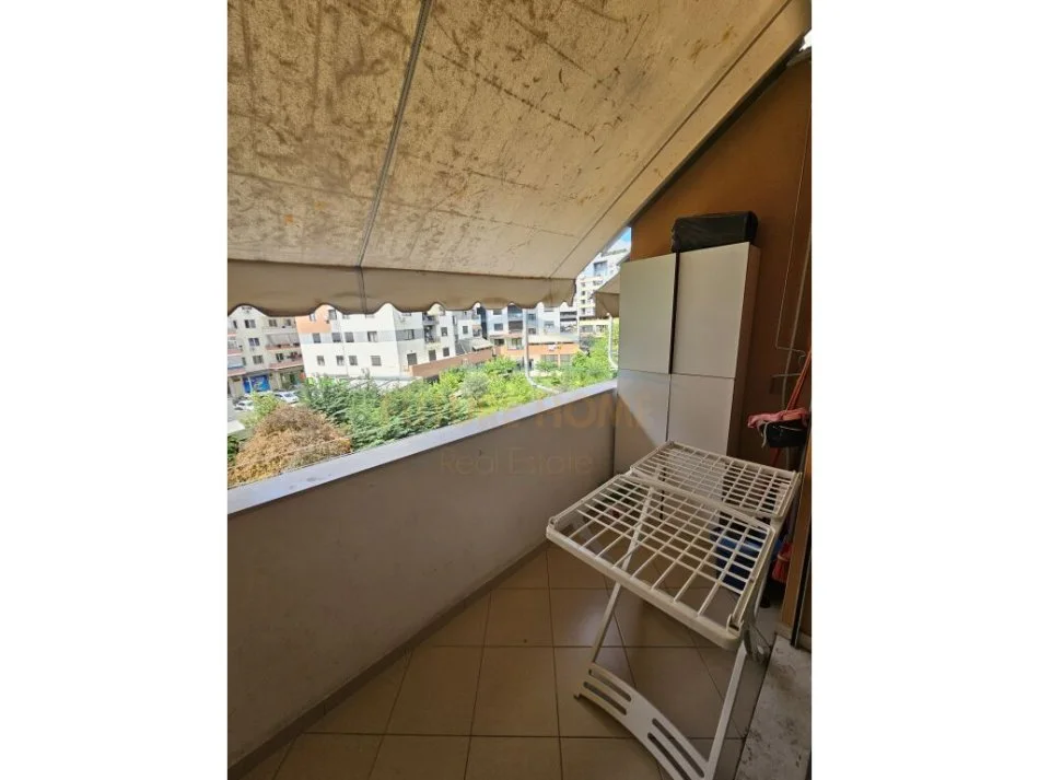 Tirane, shitet apartament duplex 3+1+Aneks+Ballkon Kati 3, 122 m² 200.000 € (Unaza e Re)