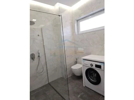 Tirane, jepet me qera apartament 1+1 Kati 3, 65 m² 650 € (Rruga Riza Jasa, Pazari i Ri, Tirane AREA43822)