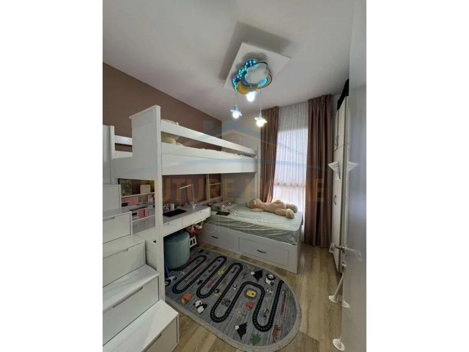 Tirane, shitet apartament 3+1 Kati 2, 118 m² 150.000 € (DOGANA)