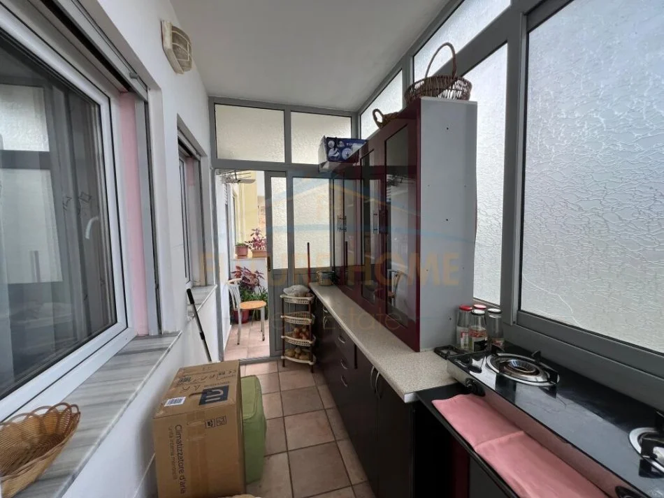 Durres, shitet apartament 2+1 Kati 4, 95 m² (Spitali Rajonal,Durres)