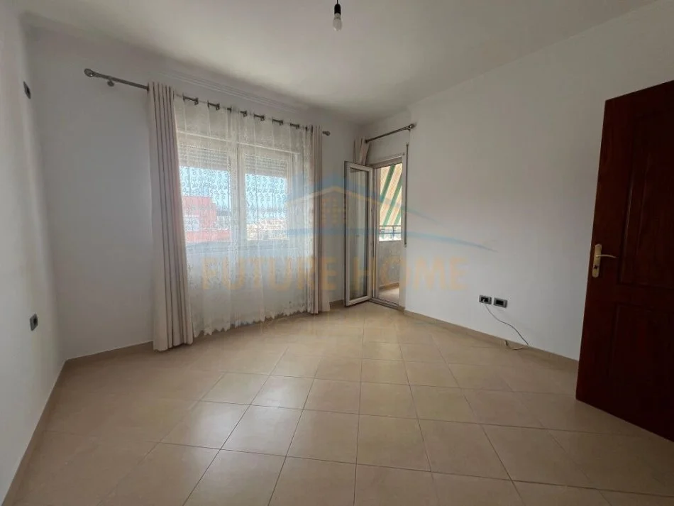 Tirane, shitet apartament 1+1+Ballkon Kati 4, 64 m² 77.000 € (Fresk)