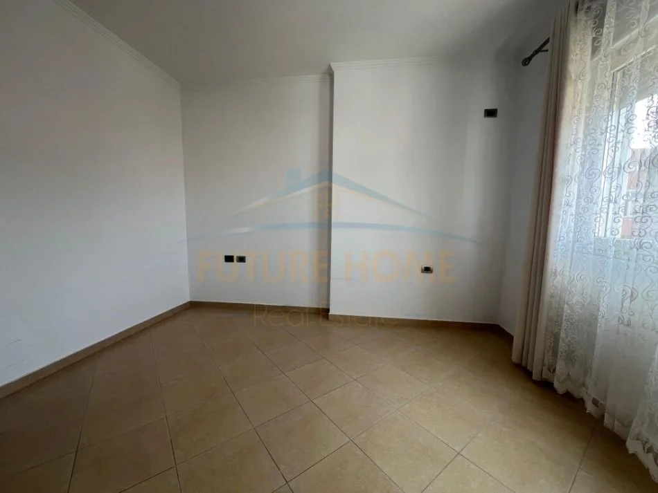 Tirane, shitet apartament 1+1+Ballkon Kati 4, 64 m² 77.000 € (Fresk)