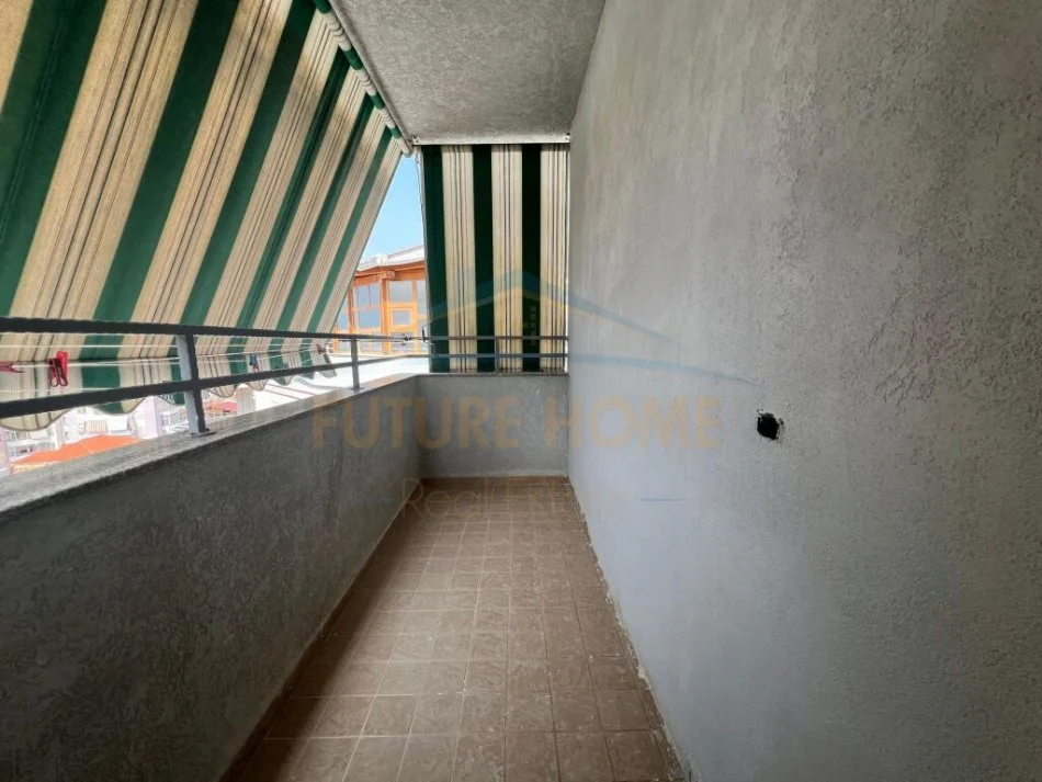 Tirane, shitet apartament 1+1+Ballkon Kati 4, 64 m² 77.000 € (Fresk)