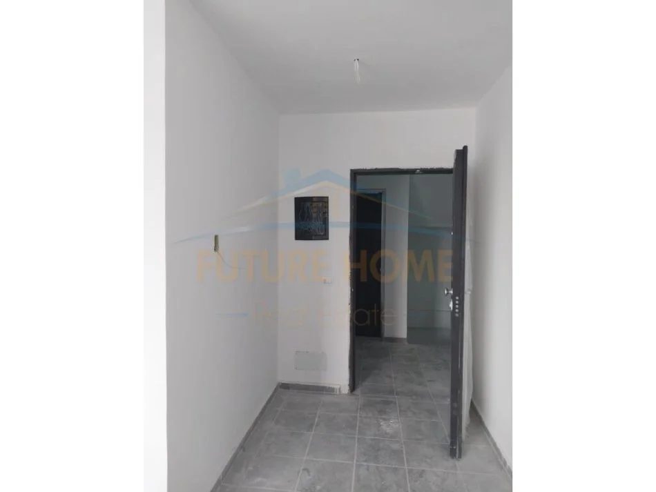 Durres, shitet apartament 1+1 Kati 3, 66 m² 55.000 € (Shkozet , Durres)