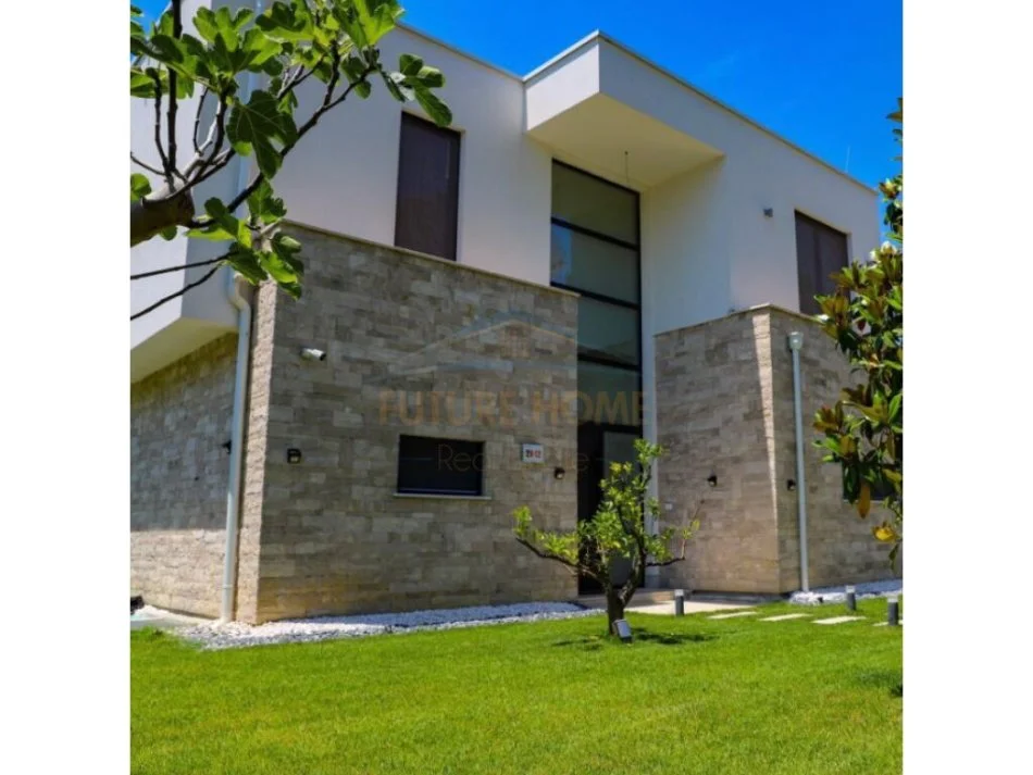 Durres, shitet Vile 4+1 Kati 0, 800 m² 1.150.000 € (San Petro,Gjiri I Lalzit)