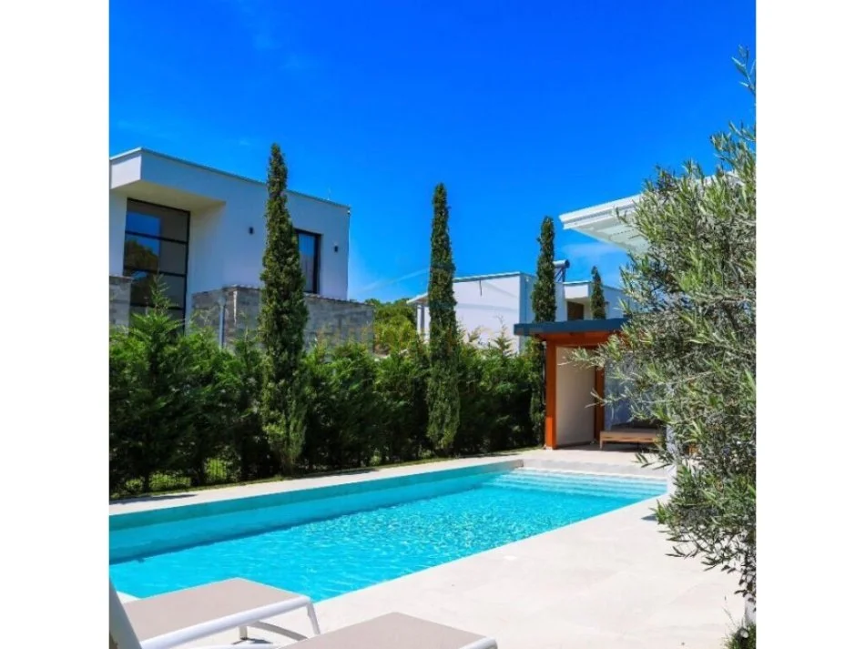 Durres, shitet Vile 3+1+Ballkon Kati 0, 773 m² 1.150.000 € (SAN PIETRO,GJIRI I LALZIT)