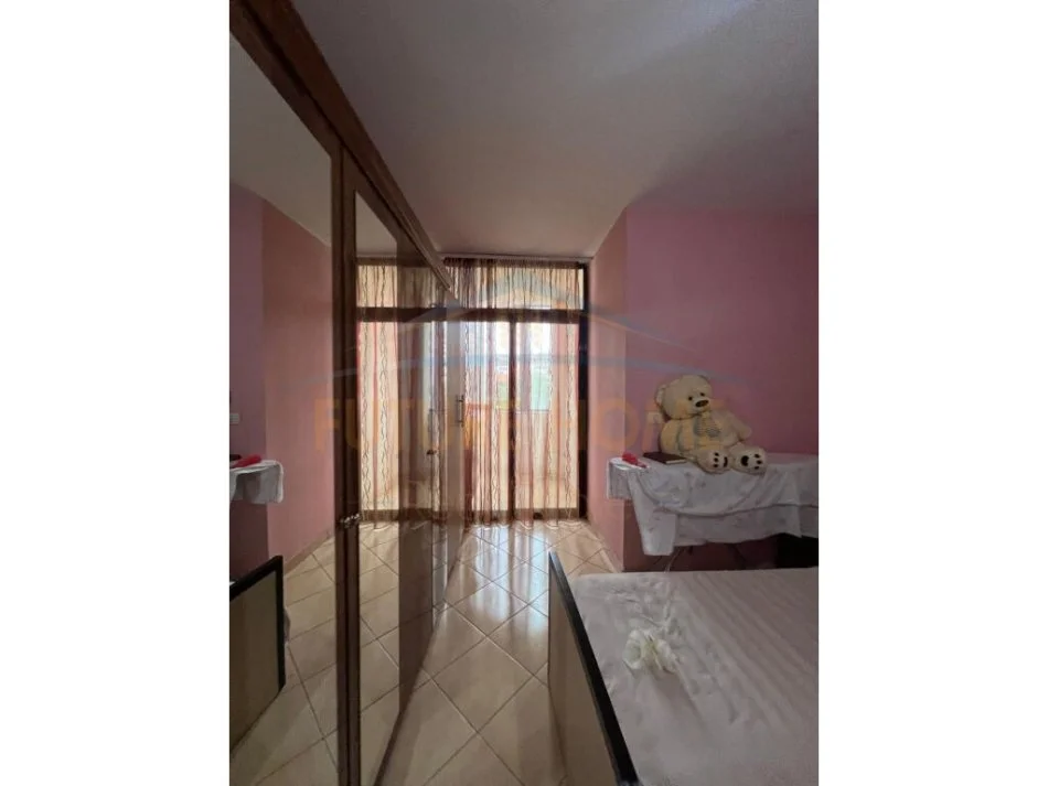 Tirane, jepet me qera apartament 1+1 Kati 3, 78 m² 450 € (RRUGA E KAVAJES)